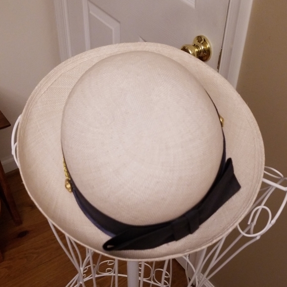 Fabulous Classy Hat - Picture 5 of 8